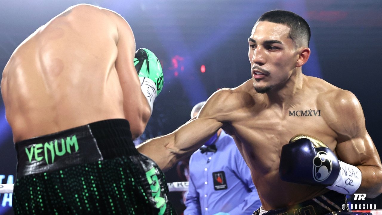 ¡Teófimo López se lo lleva todo! El hondureño es Campeón Mundial de Peso Ligero… es un día histórico